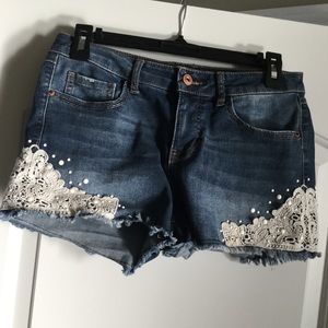 No Boundaries shorts